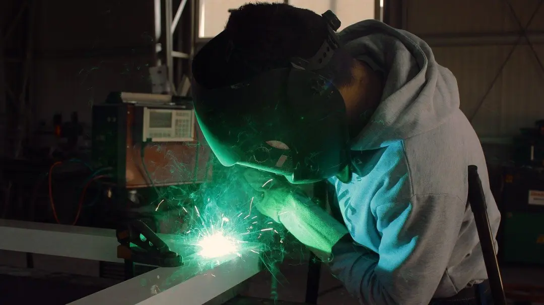 How do you design a steel structure